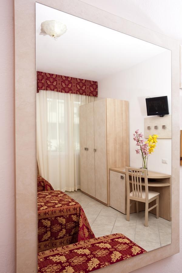 Hotel Rodi Cervia Bagian luar foto